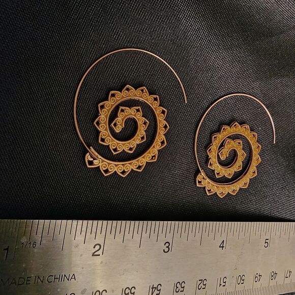 Geometric Swirl Spiral Gold Color Earrings. - Picture 2 of 4